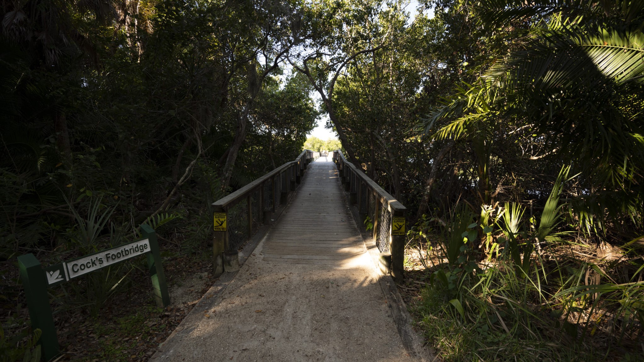 Entrance to Cocks Footbridge